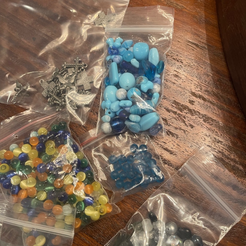 Assorted Beads Collection - Picture 4 of 6